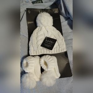 SALE Newborn beanie and booties